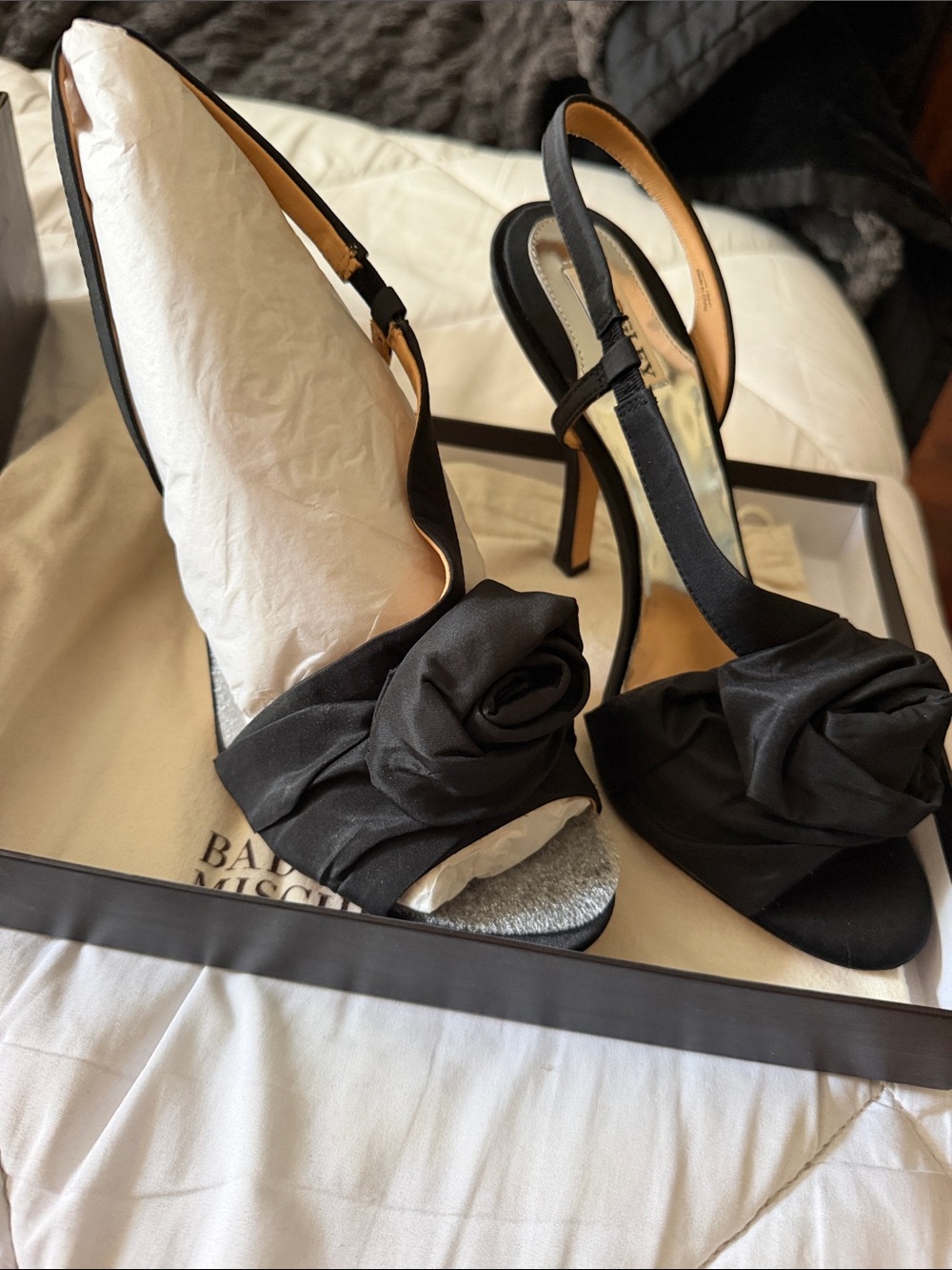 Badgley Mischka Black Rose Accent Slingback Heels BRAND NEW IN THE BOX!